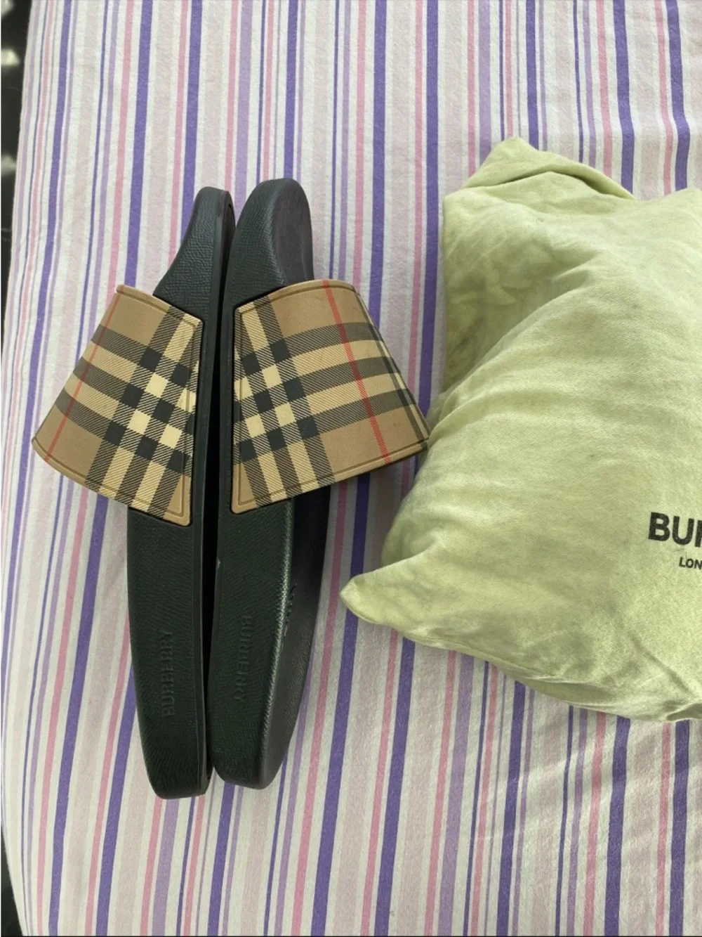 Burberry Box with Plaid Slide Inside - Beige/Black - Picture 5 of 5